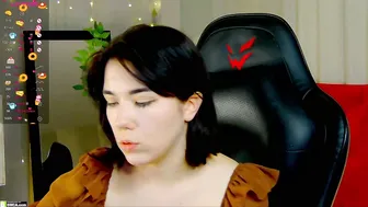 Kelly_fooxx sex chat 04-Dec-2025