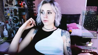 nanitamoore on webcam 05-Dec-25