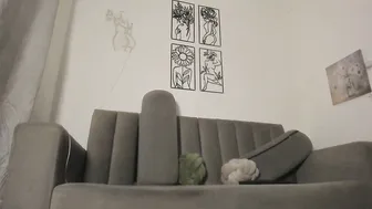 melani_greyy bigass posing on cam