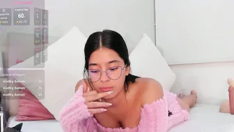 isa_queenn on webcam 05-Dec-25