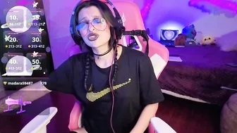 Violetqs (12-05-2025) horny amateur