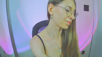 Larawintersxxx (12/05/2025)