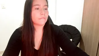 laura_d23 cam sex 05-Dec-2025