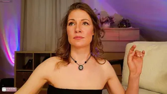 ilucyme 01-Jun-2025 nude chat