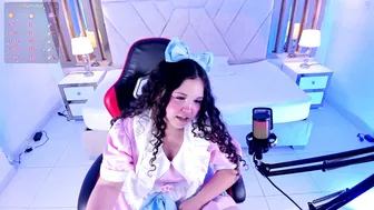 Shylysweet young 12-05-2025