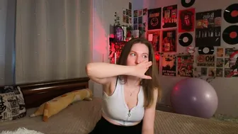 oliviavele porn cam chat - 05-Dec-25