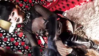 _hailyourqueenx goddess porn cam
