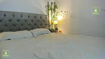 The_little_mia webcam 06-Dec-2025
