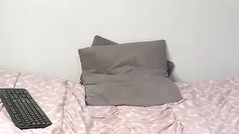 Busty_fuckmachinee 06 December 2025