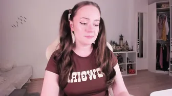 lil_happiness video 12/06/2025