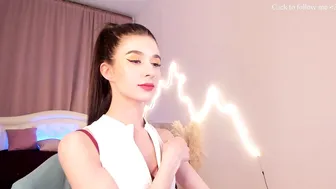Laura_coy naked on cam 06 December 2025