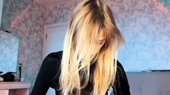 Darlingdarinka posing on webcam (12/06/2025)