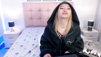 Zoee_joness young - (12/06/2025)