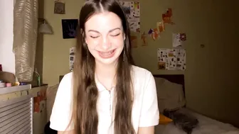 Rhiannonmuccigrosso shy 06-Dec-2025