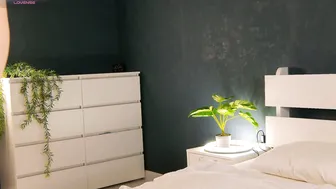 mozaly hot live cam video 12/06/2025