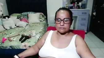 pervert_mommy_x 12/06/2025
