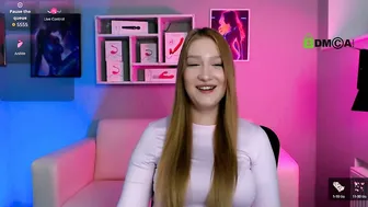 pure_angel1 posing on cam (12-06-2025)
