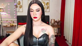 queenpinayhorsecock slave cam