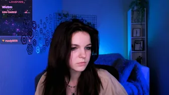 mikameovv 18 live webcam show