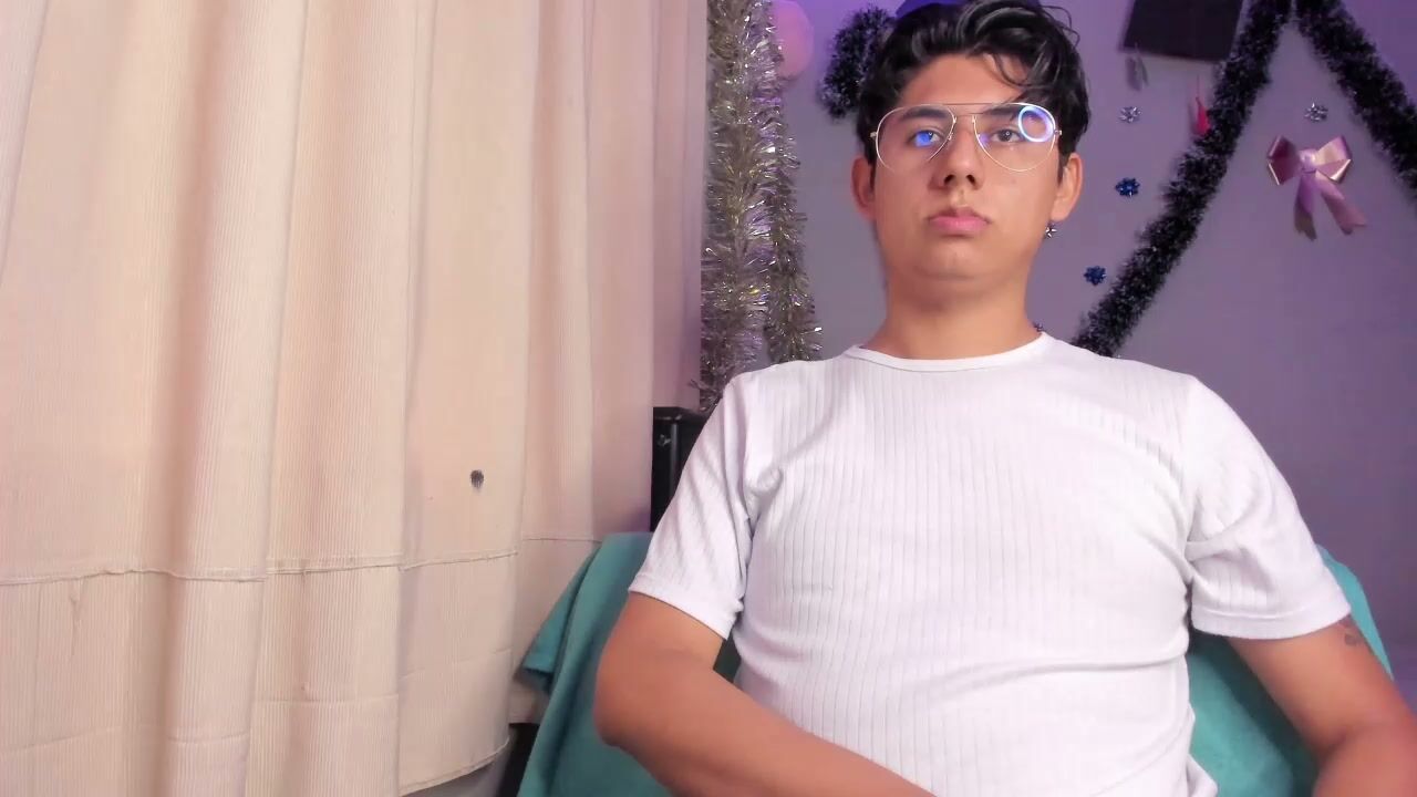 reylatino24 sex video cam show