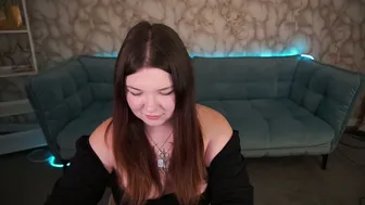 molinmoon nude video chat 07 December 2025
