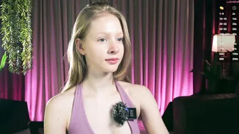 Mia_vebes young webcam show