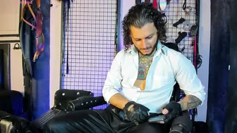 Twisted_fantasy_ master on cam