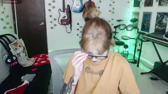 Lovely_cass shy video cam
