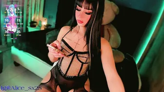 Alicebby_bigcock19 naked on cam 12-07-2025