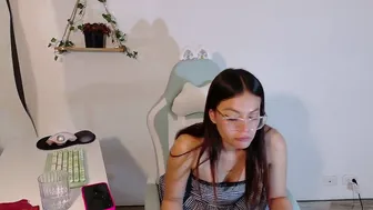 emerald_sparkles chat porn video - (12-07-2025)
