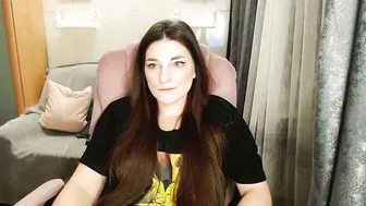 Helgamun new posing on cam