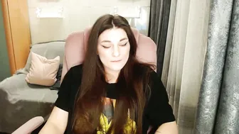 Helgamun new posing on cam