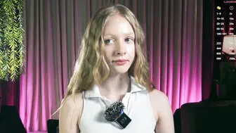 mia_vebes show 12/08/2025