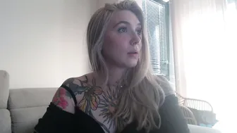 tattoobbgirl bigass on webcam