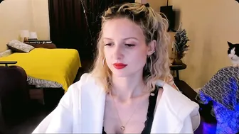 Julie_flores (12-09-2025)