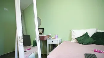 haileymoon85 italian posing on cam