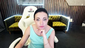 dafni_mon milf - 06-04-2025