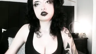 Adeelinee cam nude (06-04-2025)