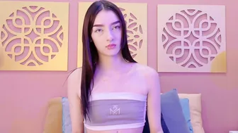Petiite_aliice bigass - 10-Dec-2025