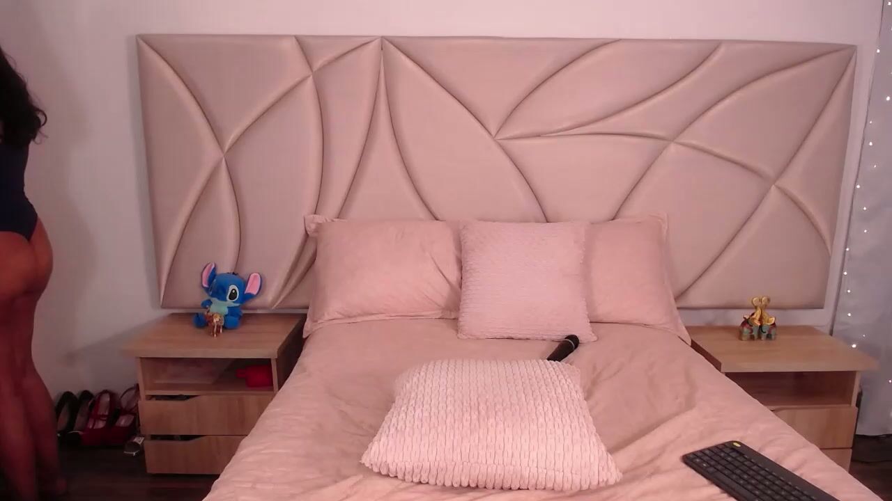Valleryc on cam 12/10/2025