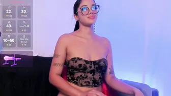 salome_villas_ posing on cam 12-11-2025
