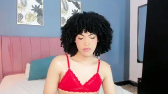 khloelatina trans nude cam