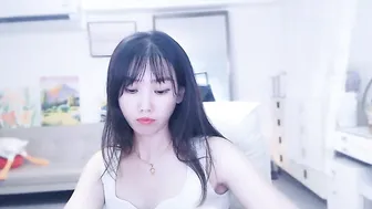 Candy8998 12/11/2025 asian