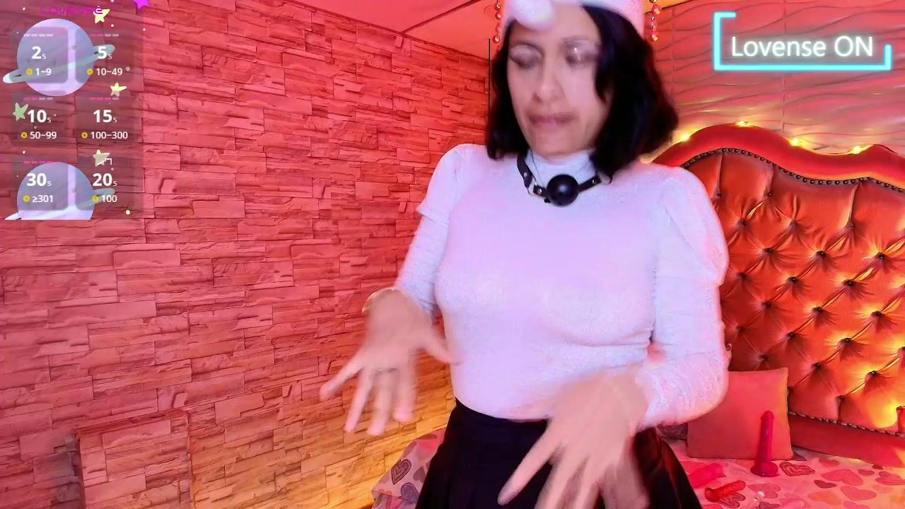 roxanne_han cam chat 11 December 2025