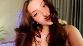 Thebbylu posing on cam 11-Dec-25