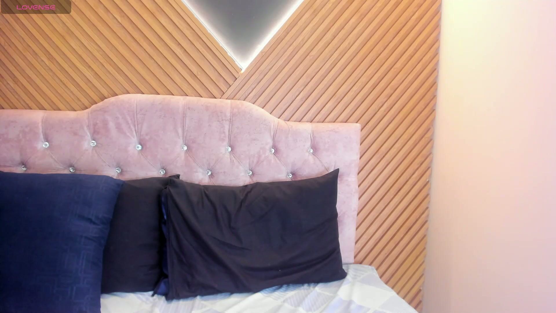 evaloviaa_ latina cam show