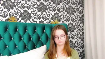 Molilevran (12-11-2025) cam girl
