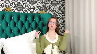 Molilevran (12-11-2025) cam girl