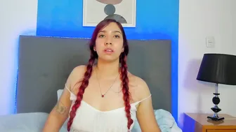lia_violetta free cam show 12/12/2025