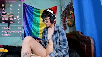 Charlietaylorr__ 12-12-2025 smalltits